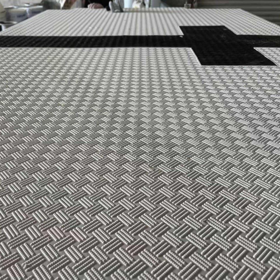 Anti-slip FRP floor panels